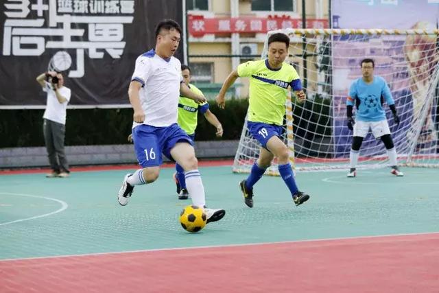 中国女排4-1胜捷克，赵勇这次试阵看出了两条线