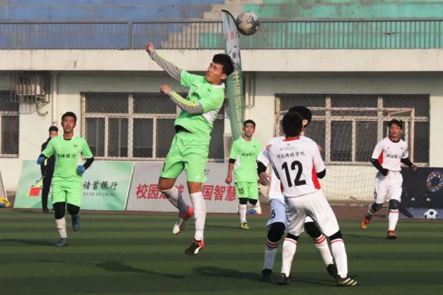 理查兹：孔帕尼在拜仁的出色执教或将引领未来，期待他重返曼城